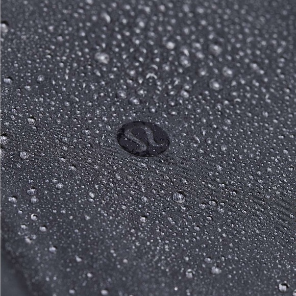 Lululemon Rain Rules Jacket in Black Size Medium - Picture 8 of 8